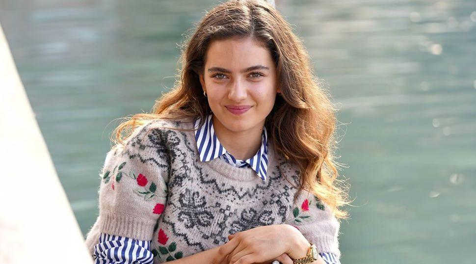 Taşacak Bu Deniz'in Eleni'si Ava Yaman'dan samimi itiraf! "Fotoğraf &ccedil;ekmek i&ccedil;in gelmiyorlar"