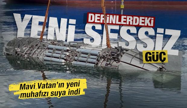 Mavi Vatan'da tarihi g&uuml;n: Yerli mini denizaltı ilk kez suya indi