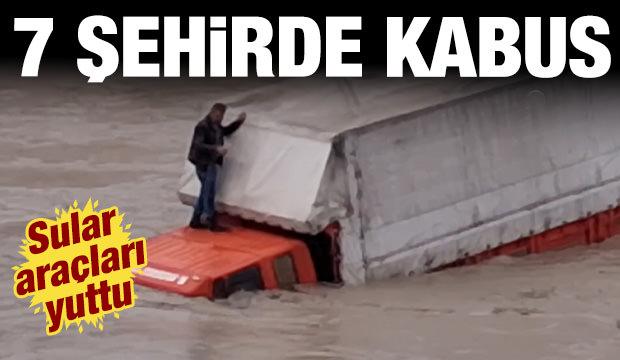 7 ilimizde hayat fel&ccedil; oldu! Sel ve dolu bir anda vurdu
