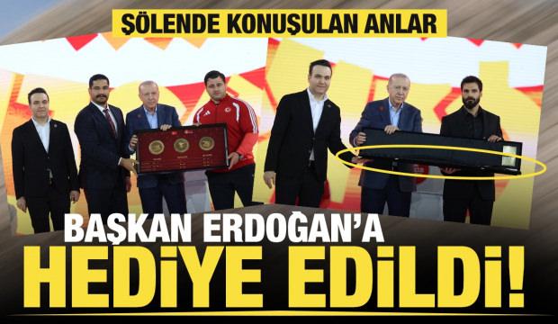 G&uuml;reşin efsaneleri Taha Akg&uuml;l ve Rıza Kayaalp'ten Cumhurbaşkanı Erdoğan'a anlamlı hediye