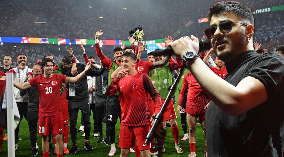 Semicenk, Milli Takım i&ccedil;in yazdığı marşı paylaştı! Sosyal medya ikiye b&ouml;l&uuml;nd&uuml;