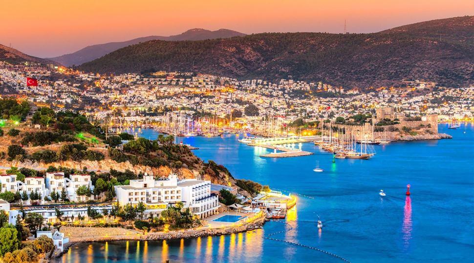 Sezon a&ccedil;ıldı: Bodrum'da men&uuml; fiyatları şoke etti! TL yerini Euro'ya bıraktı