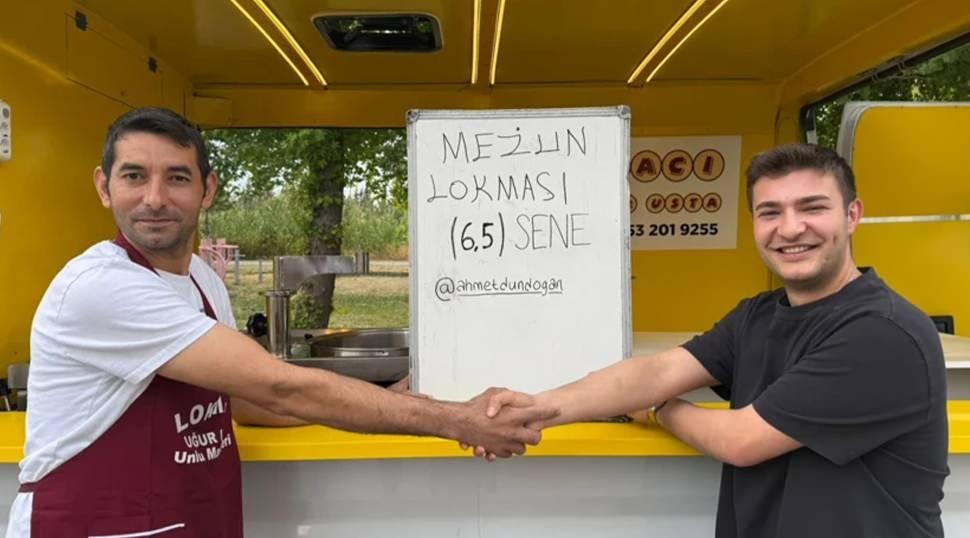 &Uuml;niversiteyi 6,5 yılda bitirdi! Kredi &ccedil;ekip "Mezun Lokması" d&ouml;kt&uuml;rd&uuml;!