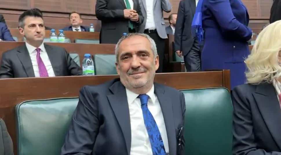 AK Parti Grup Toplantısı'na katılan Yavuz Bing&ouml;l: Siyasetten kopamıyorum