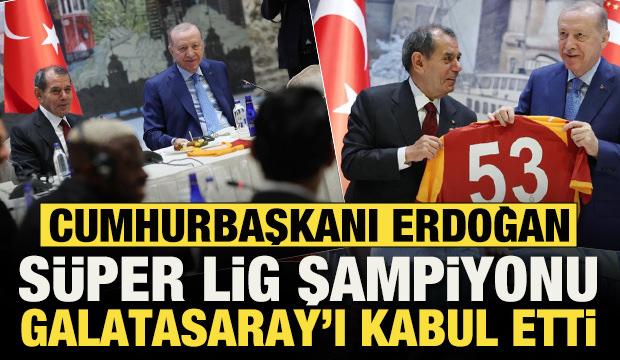 Galatasaray'dan Cumhurbaşkanı Erdoğan'a ziyaret! 53 numaralı forma takdim edildi