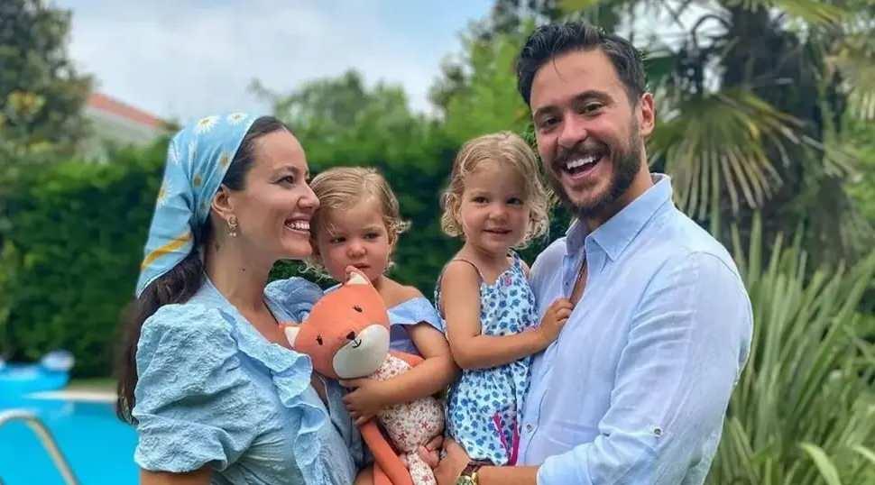 Pelin Akil ve Anıl Altan'ın kızlarıyla bayram paylaşımı ilgi g&ouml;rd&uuml;!
