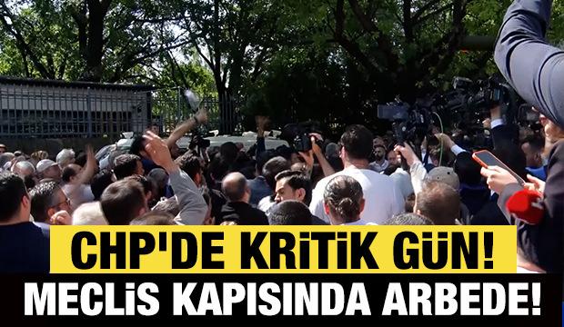 CHP'de grup toplantısı &ouml;ncesi tansiyon y&uuml;kseldi: TBMM Dikmen Kapısı'nda gerginlik yaşandı