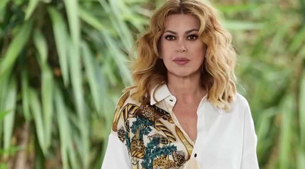 İpek Tuzcuoğlu'ndan dikkat &ccedil;eken namaz a&ccedil;ıklaması: Kendimden &ccedil;ok utandım...
