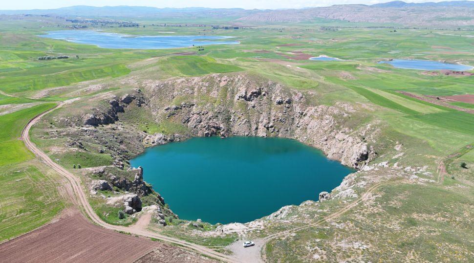 Sivas'ın g&ouml;r&uuml;lecek en değerli yeri: Turkuaz rengiyle nazar boncuğuna benzetildi