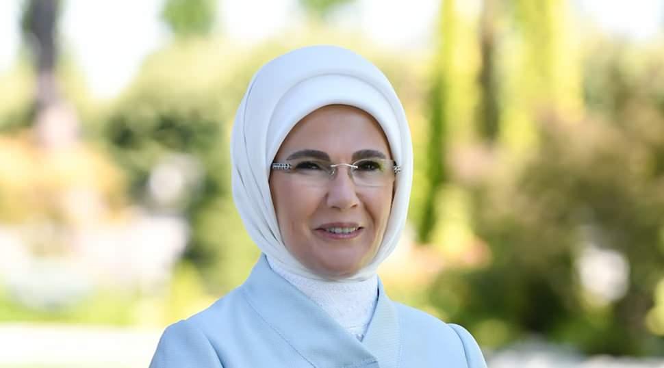 Emine Erdoğan, YKS'ye girecek &ouml;ğrencilere başarılar diledi