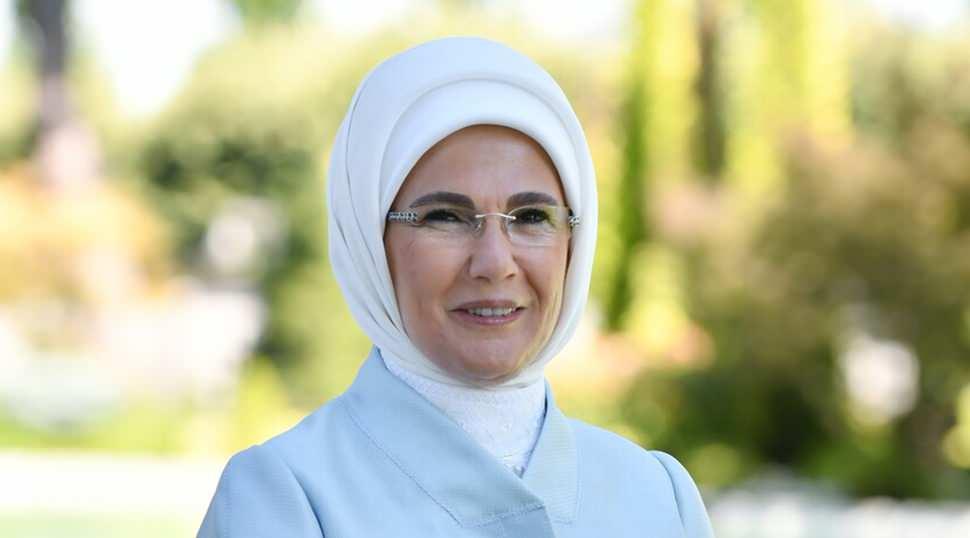 Emine Erdoğan, Babalar G&uuml;n&uuml;'n&uuml; kutladı!
