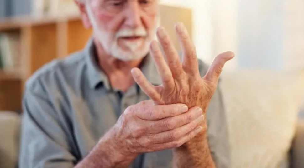 Parkinson tedavisinde sevindiren haber: Ameliyatsız ayakta uygulanan yeni y&ouml;ntem tanıtıldı