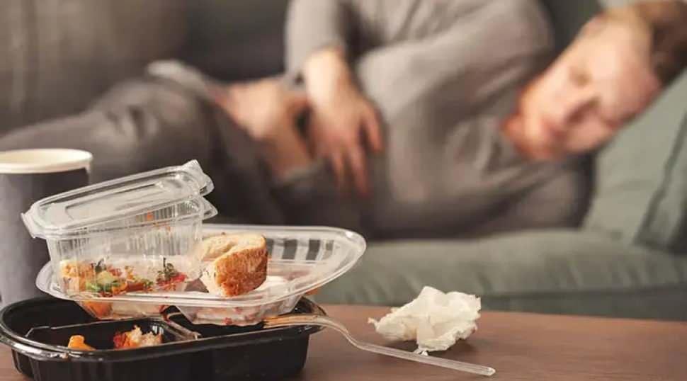 A&ccedil;ıkta bırakılan yiyecekler &ouml;l&uuml;m sa&ccedil;ıyor! Sıcak havalarda gıda zehirlenmesi vakaları arttı
