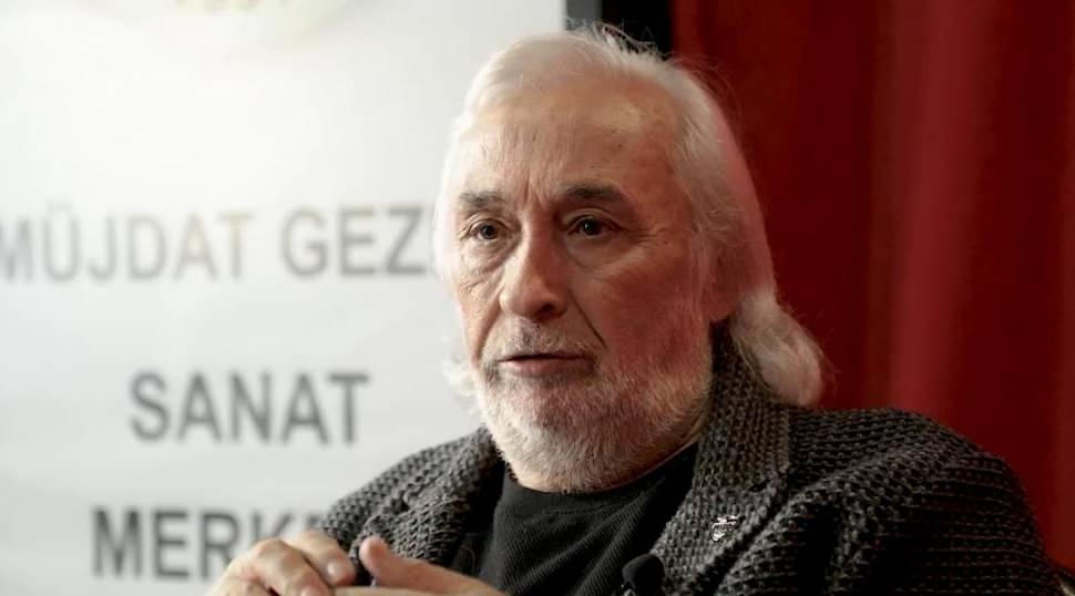 M&uuml;jdat Gezen, 120 milyonu g&ouml;r&uuml;nce Atat&uuml;rk'&uuml; bırakıp gitti