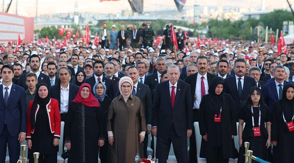 Emine Erdoğan: "Eşsiz direnişi bir kez daha saygı ve minnetle andık"