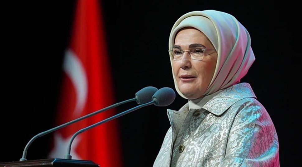 Emine Erdoğan'dan 15 Temmuz mesajı: "Milletimizin hafızasında daima yaşayacaktır"