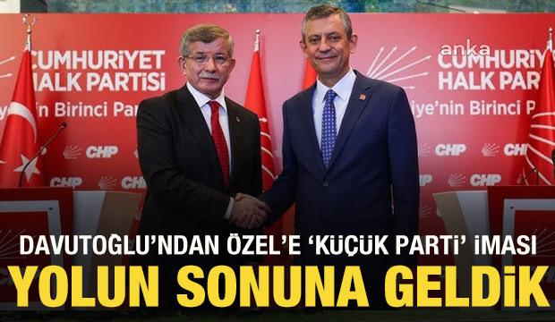 Davutoğlu'ndan &Ouml;zg&uuml;r &Ouml;zel'e 'k&uuml;&ccedil;&uuml;k parti' iması: Yolun sonuna geldik