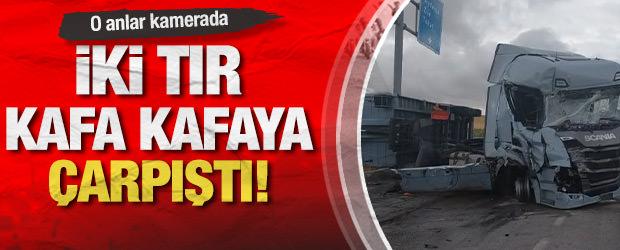 İki tır &ccedil;arpıştı: &Ccedil;orum'daki kaza anı kameralara b&ouml;yle yansıdı
