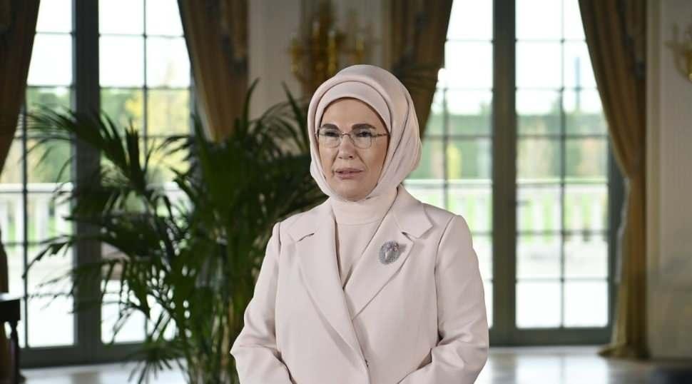Emine Erdoğan&rsquo;dan 'D&uuml;nya Emzirme Haftası' mesajı: &ldquo;Her damlasında şifa ve sevgi vardır&rdquo;