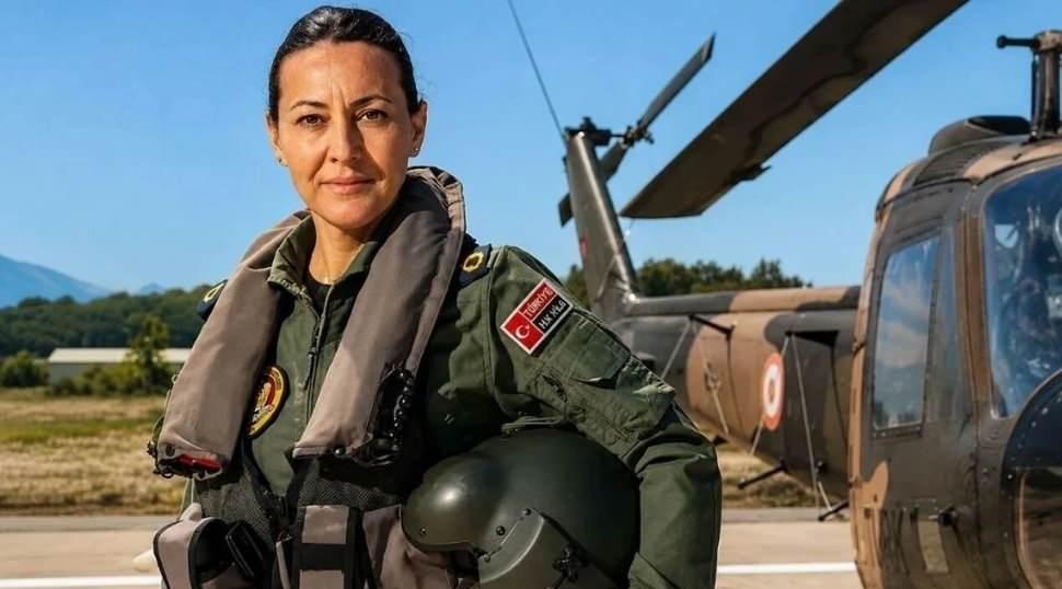 &Ouml;zlem Karapınar T&uuml;rk Hava Kuvvetleri'nin 'İlk kadın Paşa'sı oldu!