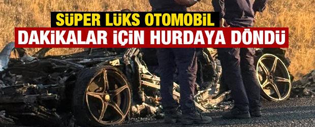 S&uuml;per l&uuml;ks otomobil dakikalar i&ccedil;inde k&uuml;le d&ouml;nd&uuml;