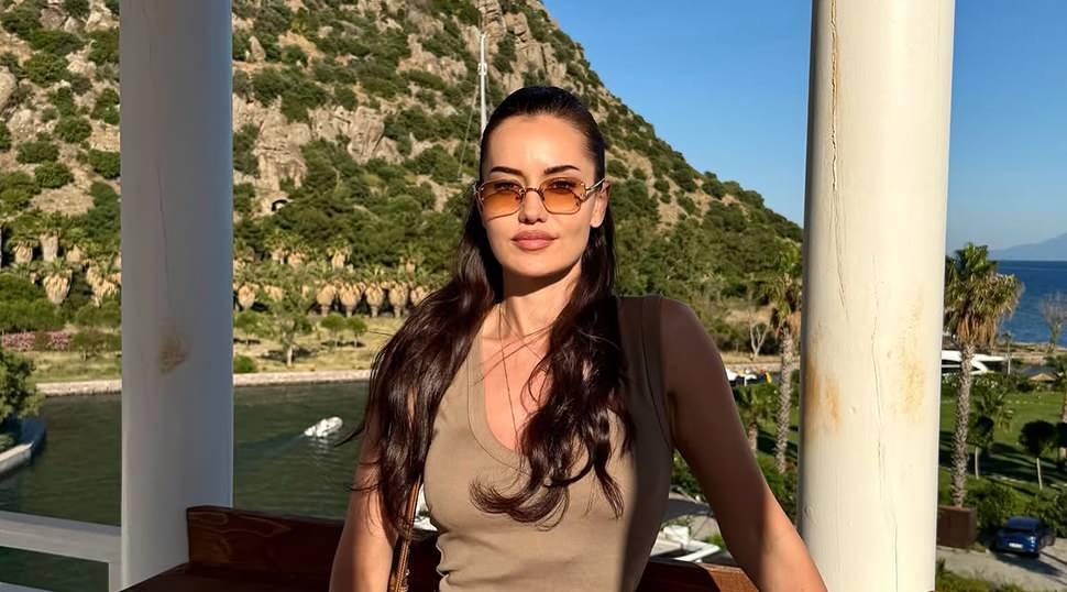 Fahriye Evcen'in k&uuml;&ccedil;&uuml;c&uuml;k &ccedil;antasının fiyatı şaşkına &ccedil;evirdi