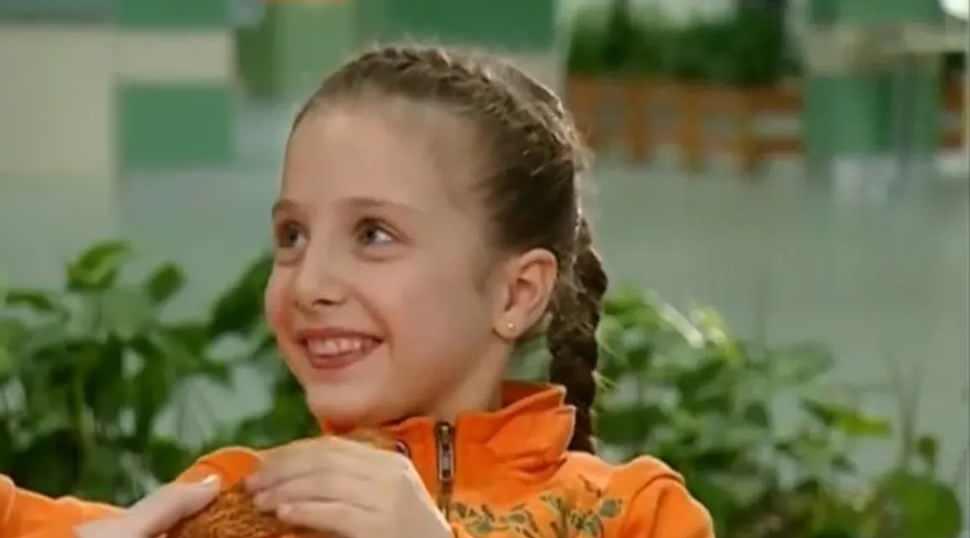 Kına gecesine 5 farklı elbiseyle damga vurdu: Selena'nın Nazlı'sı Dilara Kurtulmuş evleniyor