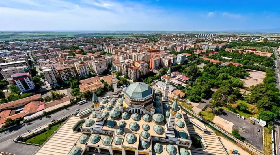 T&uuml;rkiye'nin en kalabalık mahallesi belli oldu! İstanbul'u ve Ankara'yı bile geride bıraktı