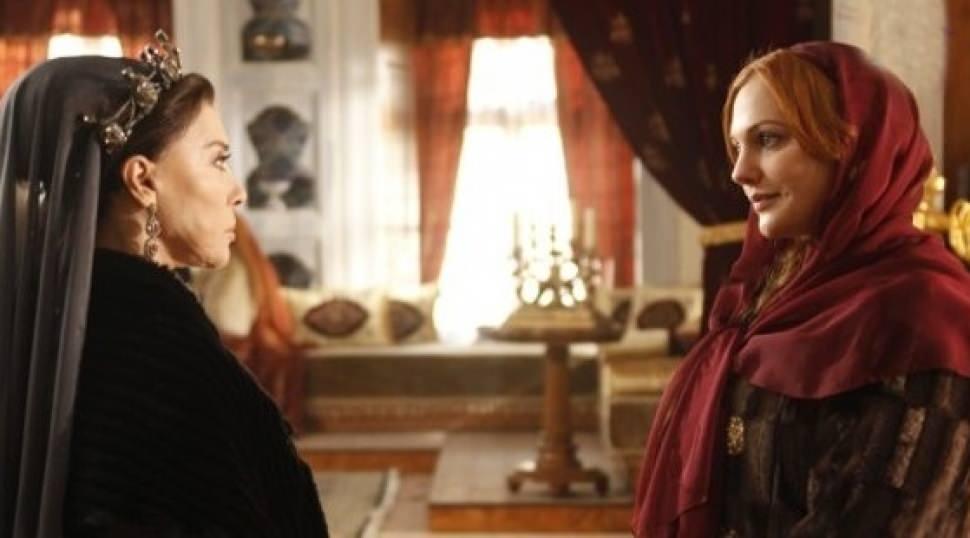 Yıllar sonra heyecanlandıran buluşma: Nebahat &Ccedil;ehre ve Meryem Uzerli bir arada!