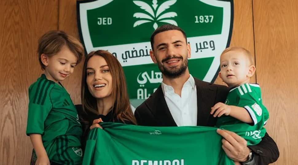 Merih Demiral'ın eşinden soyadı hamlesi: Boşandıkları iddia edildi!