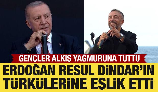 Cumhurbaşkanı Erdoğan, Resul Dindar&rsquo;ın t&uuml;rk&uuml;lerine eşlik etti