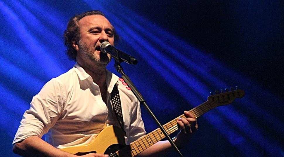 Ent&uuml;be edilmişti! Şarkıcı Nev'in sağlık durumuyla ilgili a&ccedil;ıklama