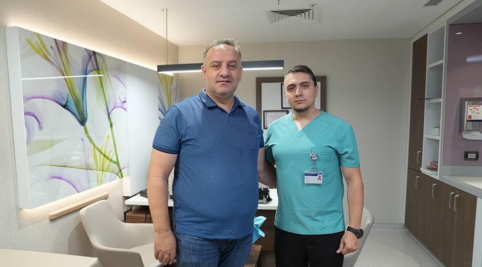 15 yıldır kolunda taşıyordu! 15 santimetrelik dev kitleden ablasyonla kurtuldu