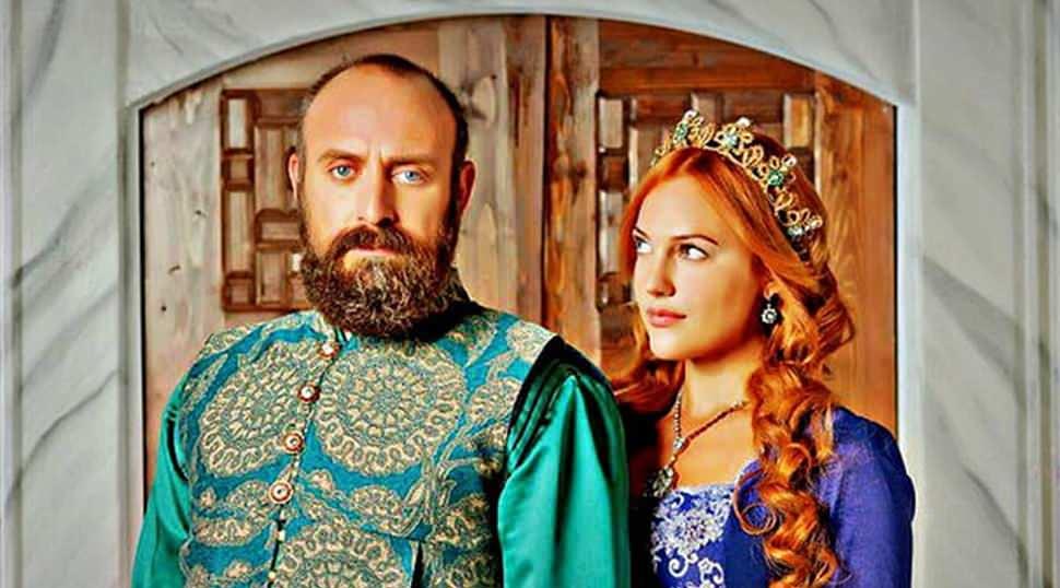 Halit Ergen&ccedil; ve Meryem Uzerli 15 yıl sonra aynı dizide! Değişimleri g&uuml;ndem oldu 