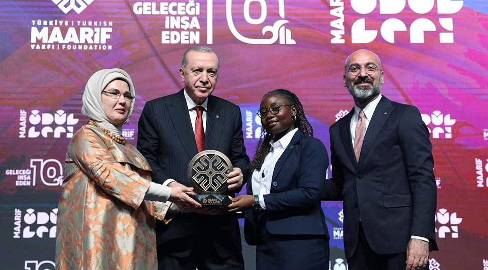 Emine Erdoğan, T&uuml;rkiye Maarif Vakfının 10. kuruluş yıl d&ouml;n&uuml;m&uuml;n&uuml; kutladı