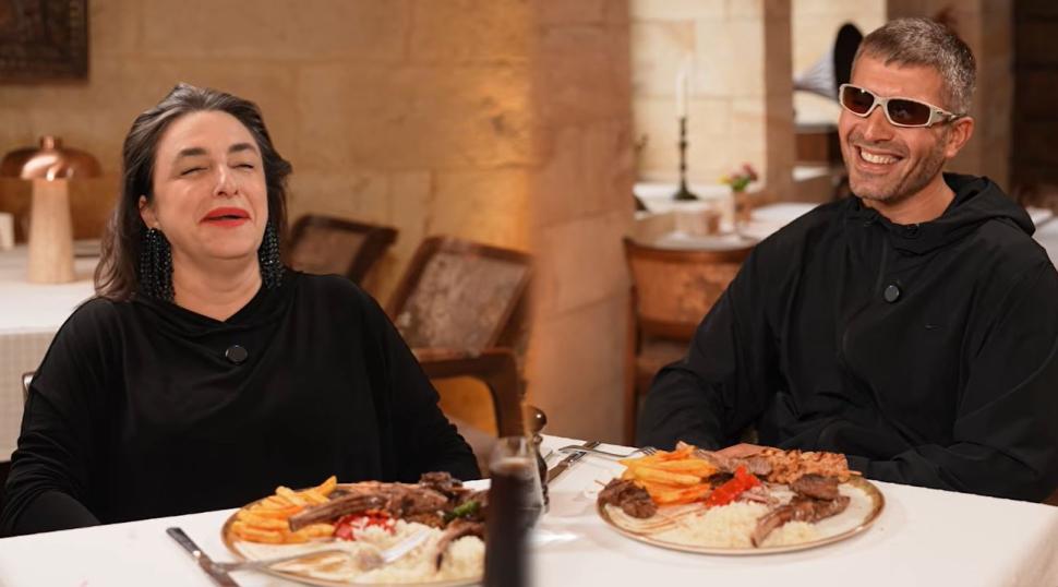 Esra Dermancıoğlu'ndan rol arkadaşına garip soru: Neye uğradığını şaşırdı