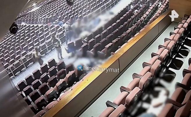 Moskova'da 149 kişinin &ouml;ld&uuml;ğ&uuml; konser salonu katliamının yeni g&ouml;r&uuml;nt&uuml;leri ortaya &ccedil;ıktı!