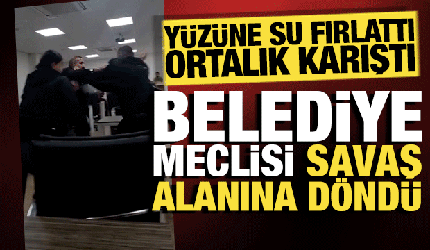 Şırnak'ta belediye meclisi, boks ringine d&ouml;nd&uuml;! &Ccedil;ıkan kavgada yumruklar havada u&ccedil;uştu