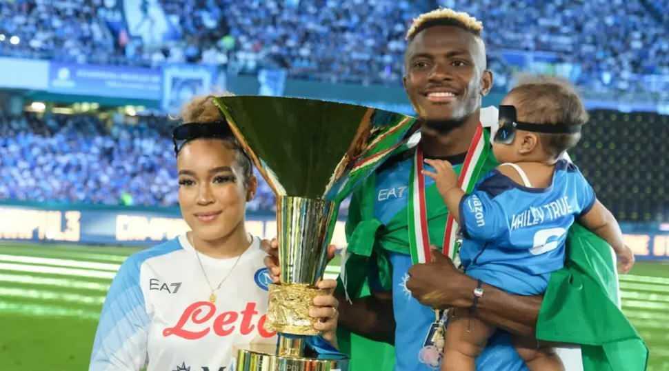 Victor Osimhen'in 8 aylık hamile eşi trafik kazası ge&ccedil;irdi