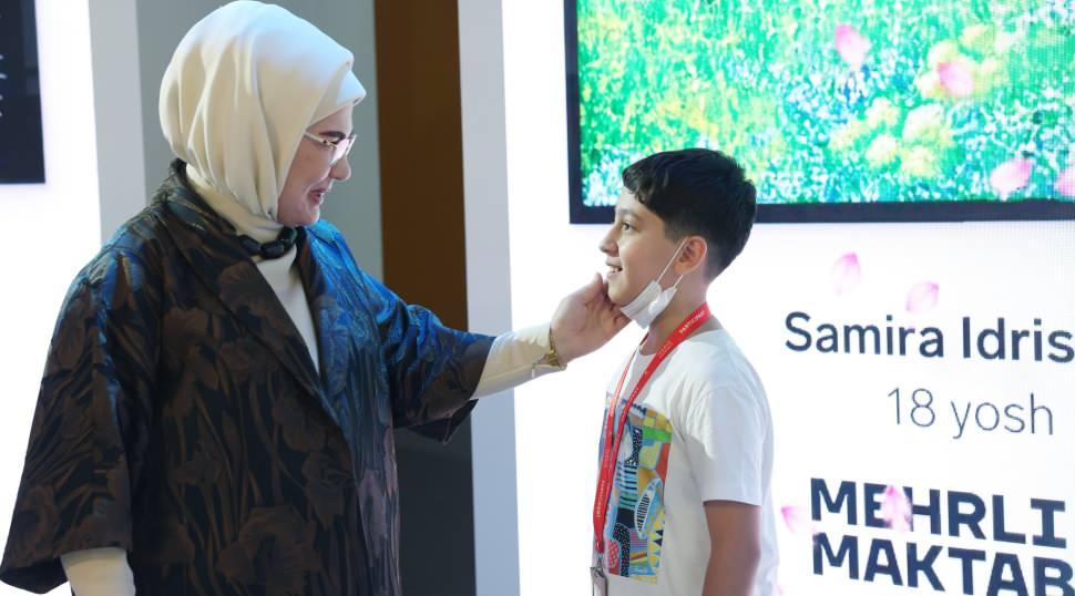 Emine Erdoğan&rsquo;dan &Ouml;zbekistan&rsquo;da Beşeri Sermaye sergisine ziyaret!