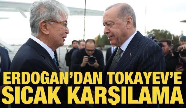 Cumhurbaşkanı Erdoğan'dan Tokayev'e sıcak karşılama