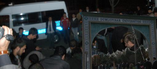 Üniversite kavgasında Ülkücü genç öldü