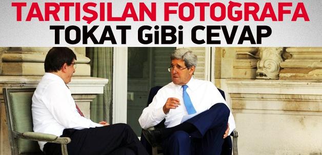 'Tartışılan oturuşa' cevap gibi fotoğraf