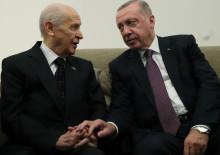 Erdoğan Bah&ccedil;eli ile telefonda g&ouml;r&uuml;şt&uuml;