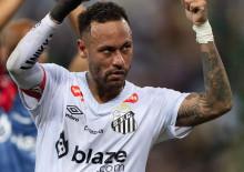 D&uuml;nyaca &uuml;nl&uuml; futbolcudan 1 yıllık imza