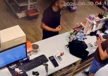 Bodrum'da ücretsiz sigara vermeyen kasiyeri bıçakladılar!