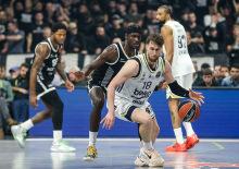 Fenerbahçe, Partizan'ı Sırbistan'da devirdi