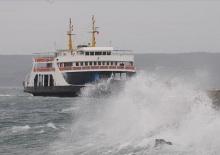 Fırtına geçit vermiyor! Hat ulaşıma kapatıldı