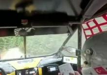 Bolu'da ralli aracı kamyonetle çarpıştı: Kaza anı kameraya yansıdı