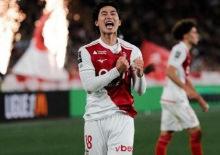 Galatasaray'ın rakibi 10 kişi kaldığı maçta dünya devini yıktı!